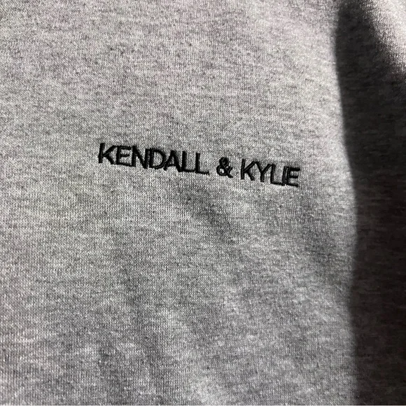 Kendal & Kylie grey solid cropped hooded sweatshirt,Woman’s L - Picture 3 of 6